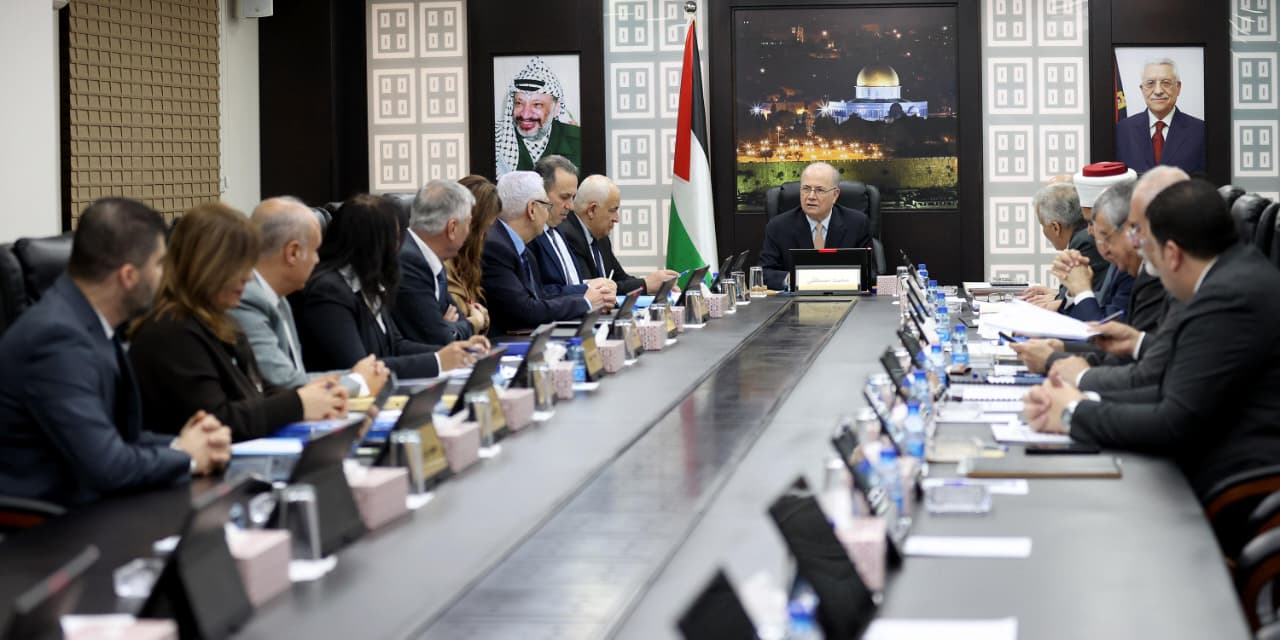 جانب من جلسة مجلس الوزراء